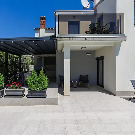 Romina By Interhome *